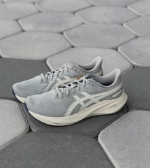 Asics Novablast 5 Track Club Grey
