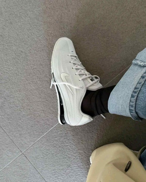NIKE SHOX Z LIGHT BONE