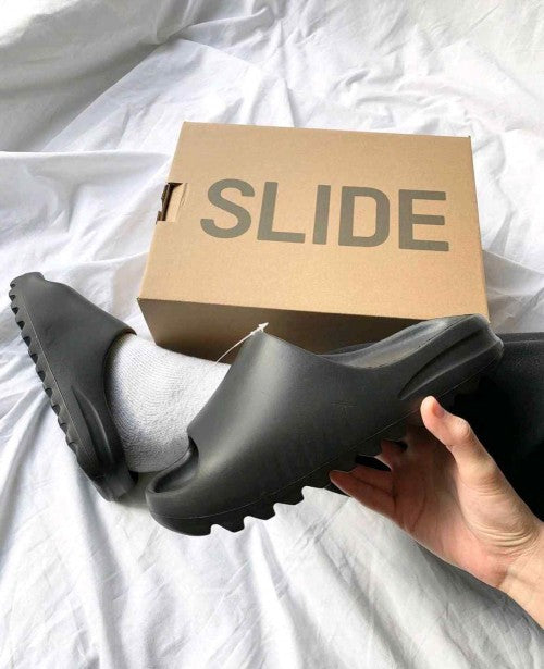 ADIDAS YEEZY SLIDES ONYX SEMI UA