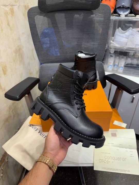 Louis Vuitton LV Checker Ranger black