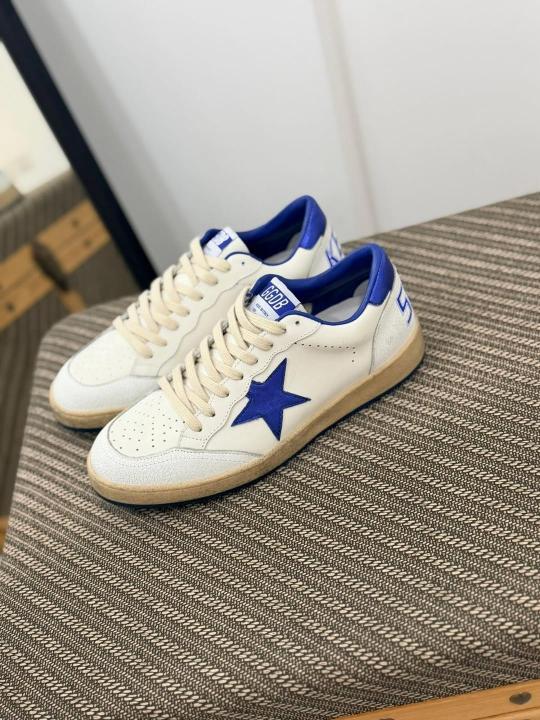 Golden Goose Mens Ball Star in white nappa with blue star