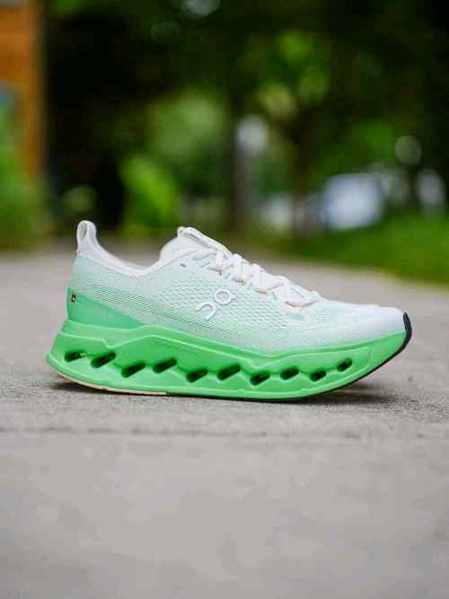 On Cloud surfer Max Ivory Honeydew