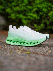 On Cloud surfer Max Ivory Honeydew