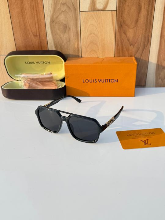 Louis Vuitton  2687 black gold