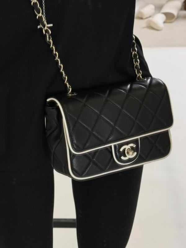 Chanel Classic 25 Bucket Premium Handbag Bag With OG Box & Dust Bag (Denim-1216) (Copy)