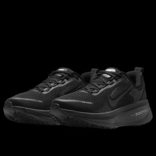 Nike Vomero 18 all black