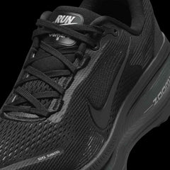 Nike Vomero 18 all black
