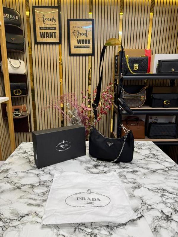 Prada Re edition 2005 Nylon Premium Quality Shoulder Bag With Box And Dust Bag (Black)