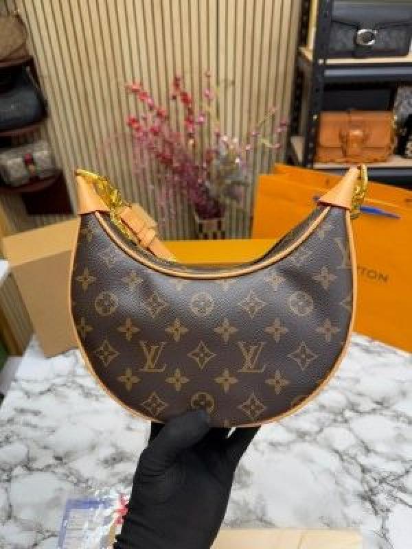 Louis Vuitton Loop Monogram Bag With OG Double Box And Dust Bag Including Carry Bag (M81098)