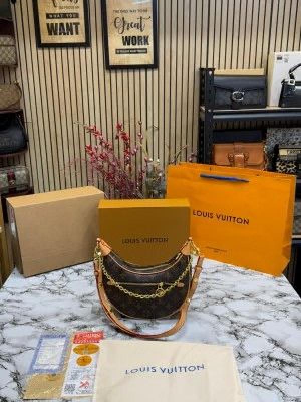 Louis Vuitton Loop Monogram Bag With OG Double Box And Dust Bag Including Carry Bag (M81098)