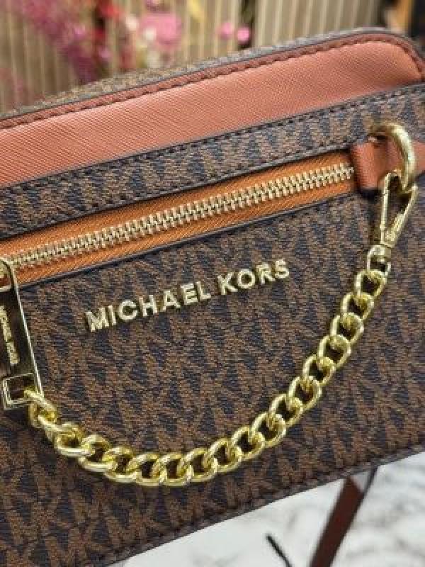 MICHAEL KORS JET SET CAMERA CROSSBODY WITH SLING WITH OG BOX AND DUST BAG (BROWN)