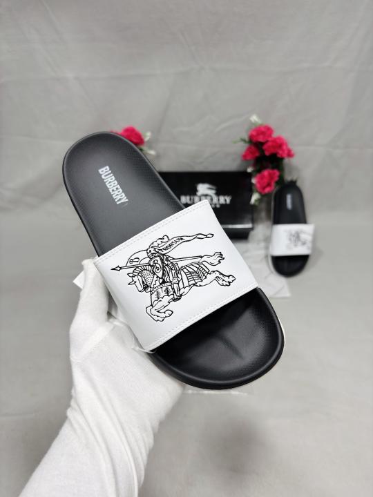 BURBERRY FURLEY MOTIF WHITE WITH BRAND PACKAGING