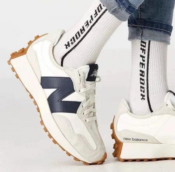 New balance 327 moonbeam outer space white navy (401)