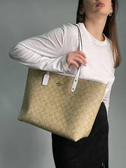 Coach Signature City Tote Bag With OG Red Box 55398 White