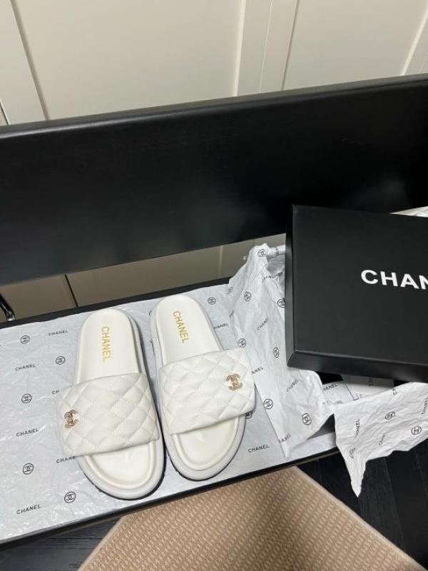 Chanel Camellia Classic FlipFlops With OG Box & Carry Bag (White 1078)