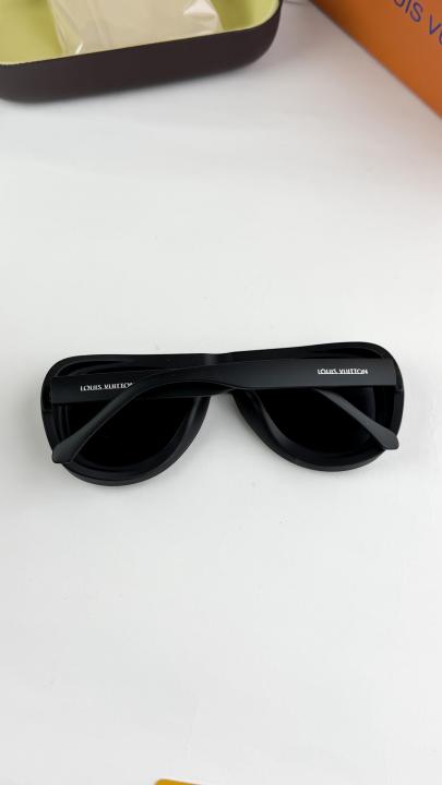 Louis Vuitton black 7781