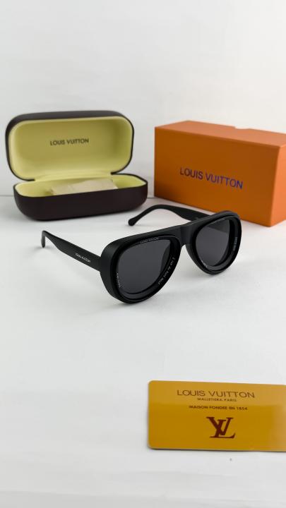 Louis Vuitton black 7781