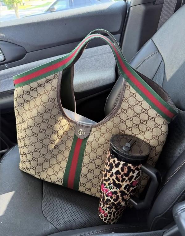 Gucci giglio Tote Bag Iconic Beige  Brown GG Monogram Canvas Tote Wid Dust Cover  & Carry Bag