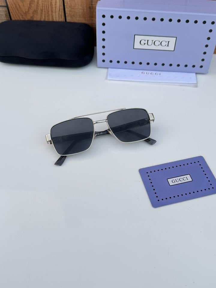 Gucci 320 silver black