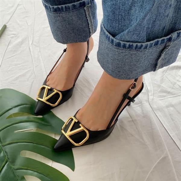 Valentino Garavani VLogo Signature Sling back Pumps Black Leather With  OG Box & Carry Bag 933V Black