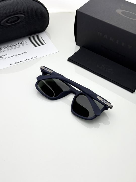 Oakley 69085 blue green