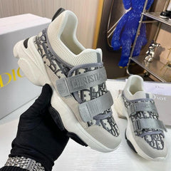 Christian Dior D Wander Sneaker white