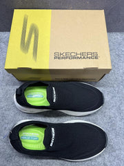 WMN Skechers Glide-Step Max Cushioning Black White 2031