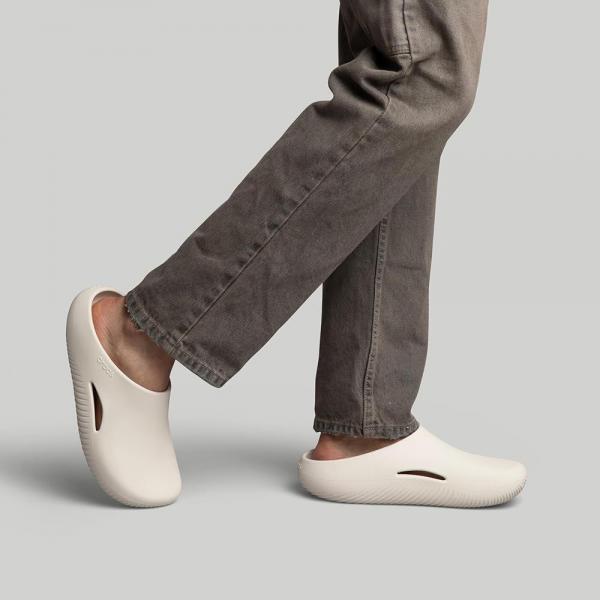 crocs mellow recovery clog White With og box carry bag