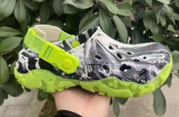 Crocs All-Terrain Atlas Clogs Green With Og Box And Carry Bag