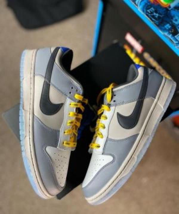 SB Dunk Low north carolina