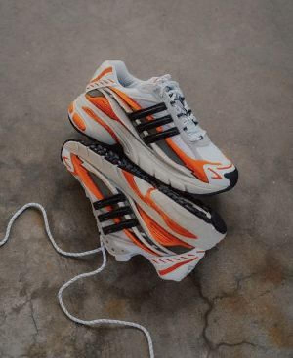 Pharrell Williams x adidas Jellyfish Blanc orange