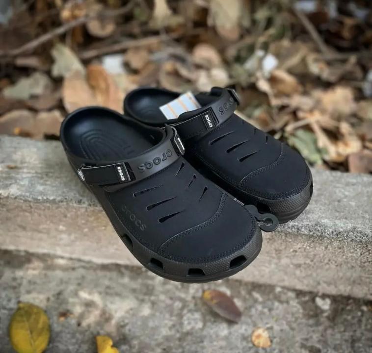 Crocs Yukon Clogs Black