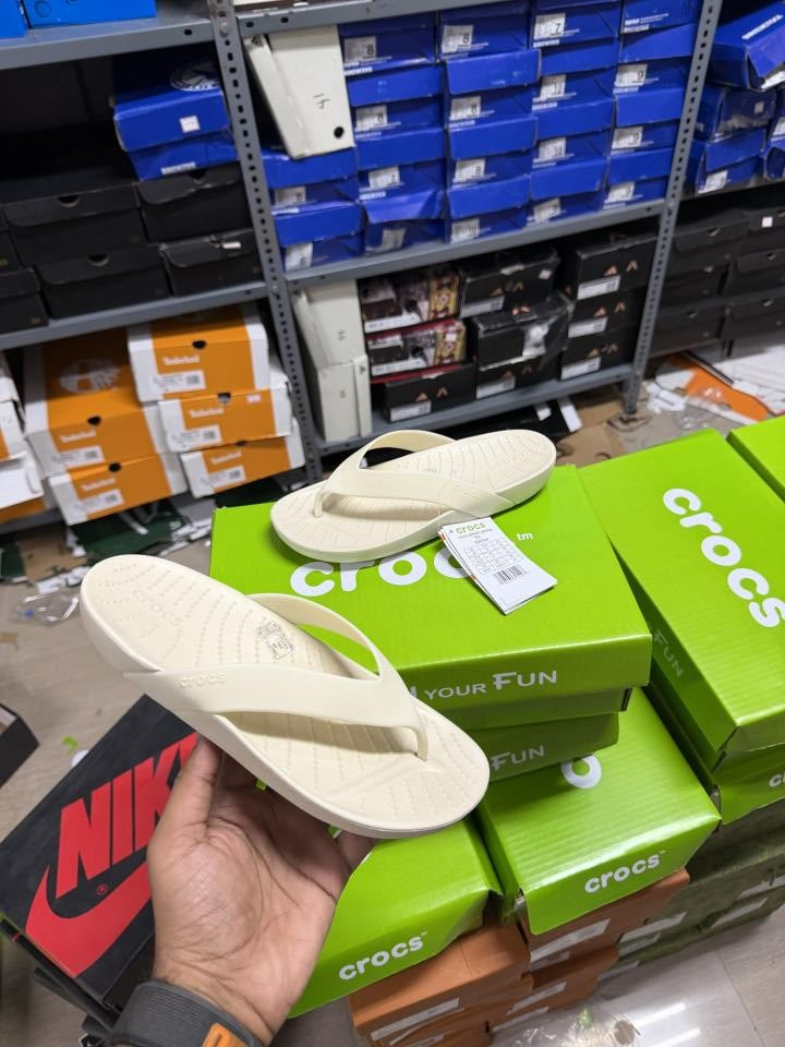 WMNS Crocs Flip For Her