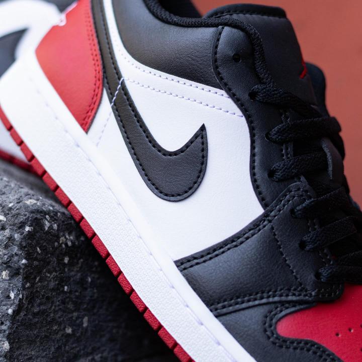 Nike Air Jordan 1 Low Bred Toe