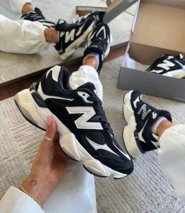 New Balance Black White 420