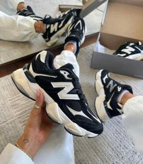New Balance Black White 420