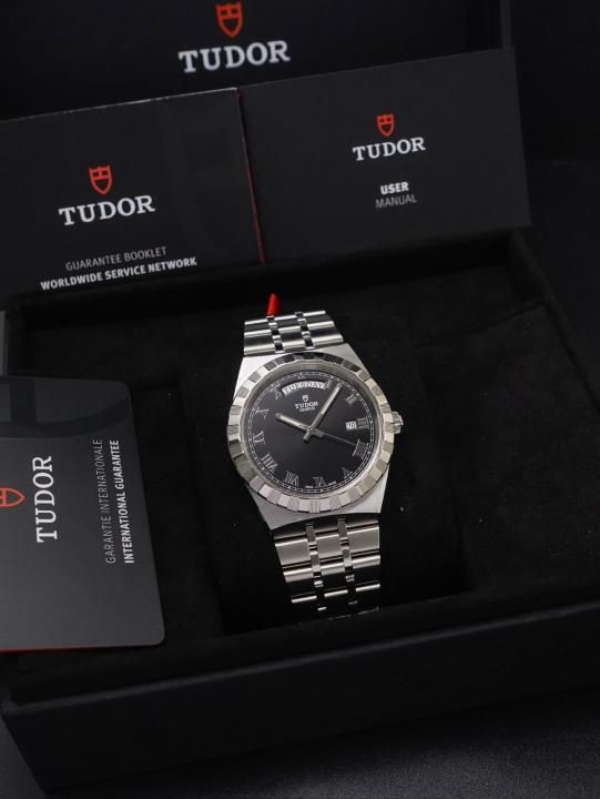 Tudor Royal automatic silver Black