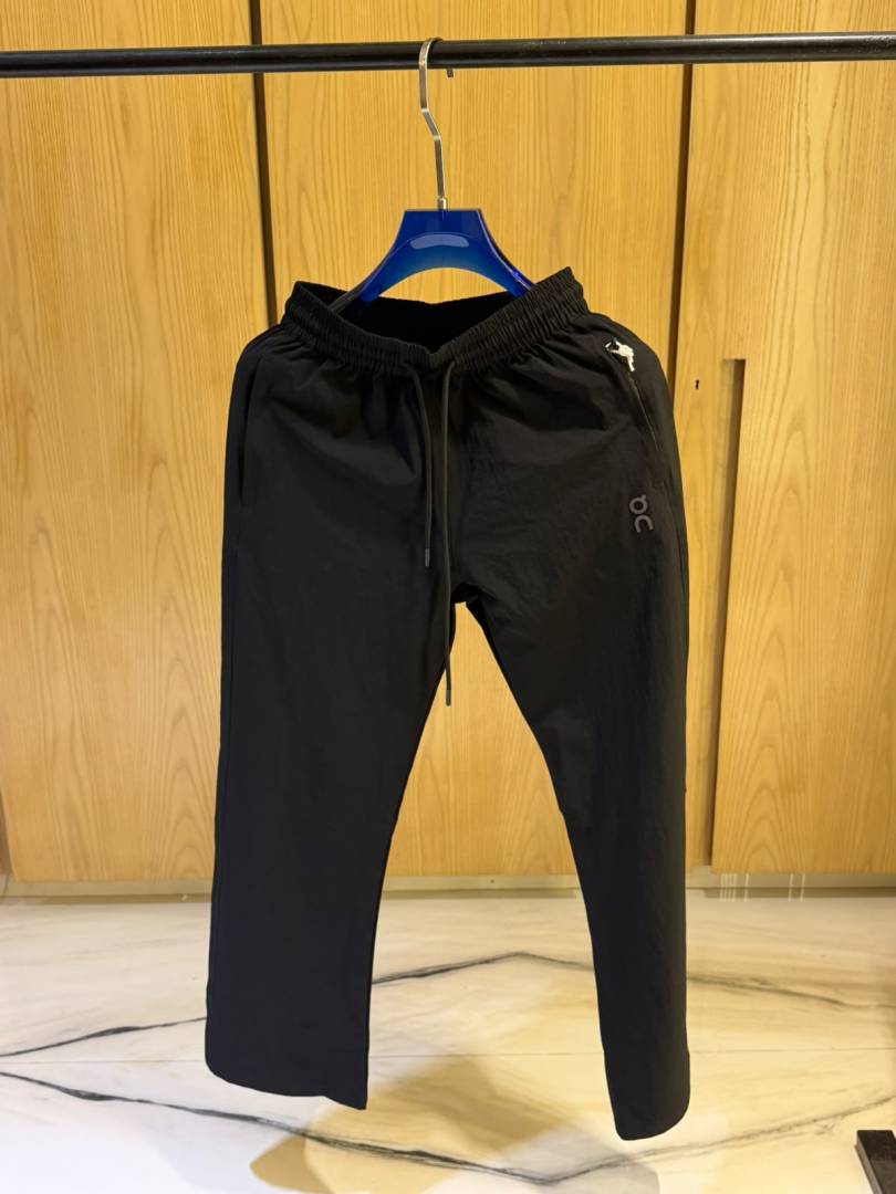 On Cloud IMPORTED STORE ARTICLE TRACK PANT