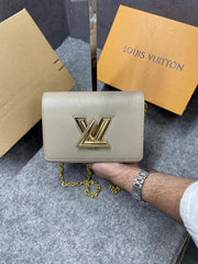 Louis Vuitton Twist MM Bag Crafted Epi Leather Sling Chain Strap With OG Double Dust Cover & Carry Bag Kose Apricot 43662