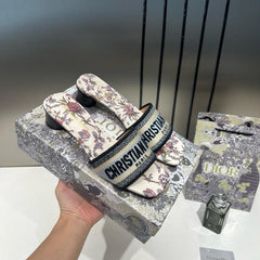 Christian Dior Dway Helled Slide Signature Embroidered With OG Box & Carry Bag 755-1 Pink