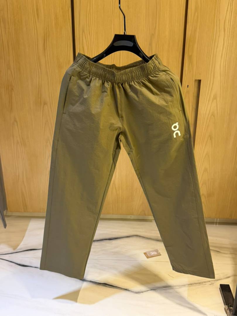 On Cloud IMPORTED STORE ARTICLE TRACK PANT