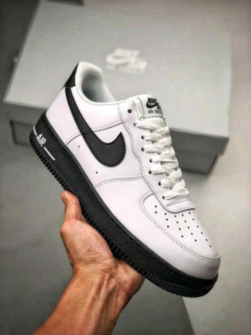 Nike AirForce 1 Low WHITE BLACK MIDSOLE 151