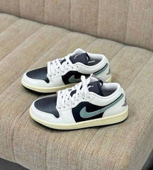 Nike Air Jordan Retro 1 Low Jade Smoke