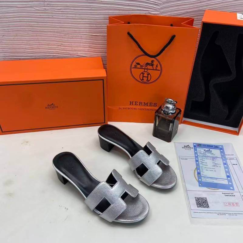 Hermes Oasis Sandals Silver Black H cut-out Stacked Block Heel With OG & Carry Bag 778 Silver