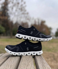 On cloud 6 waterproof Running Black white