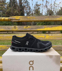 On cloud 6 waterproof Running black