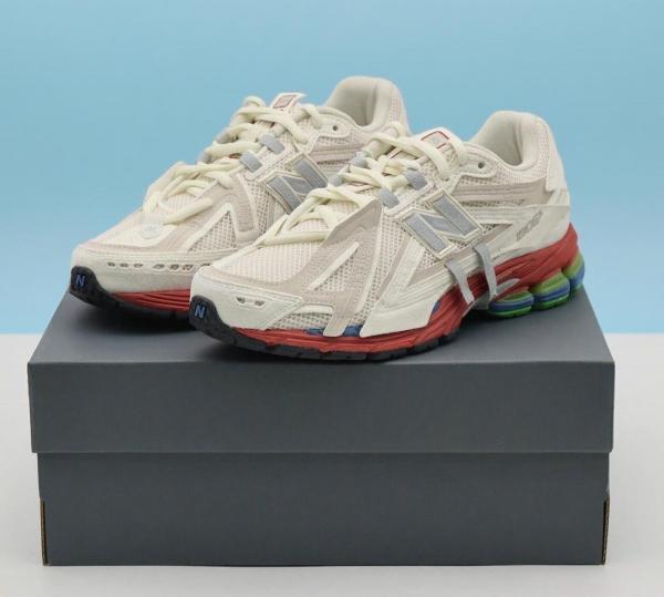 New Balance 1906A Tech Explosion Pack - Sea Salt Astro Dust