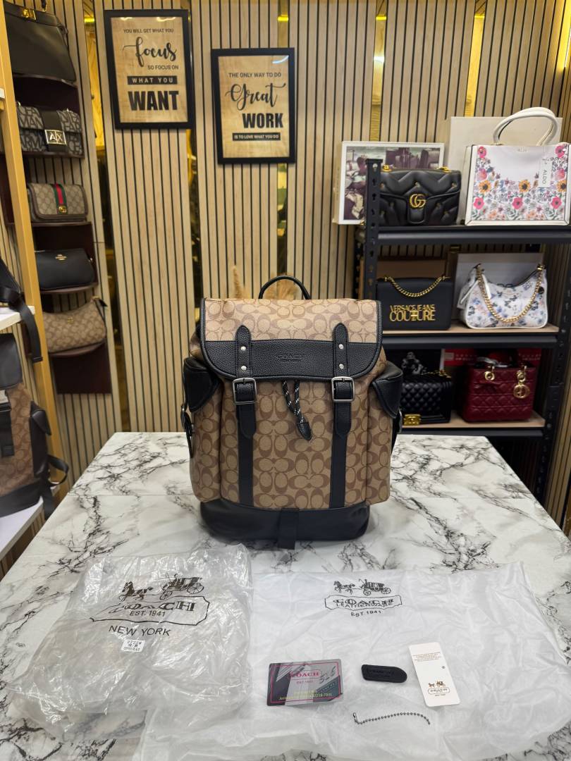 COACH HITCH BACKPACK IN SIGNATURE CANVAS WITH TAG AND DUST BAG AHPRICOT (2722)