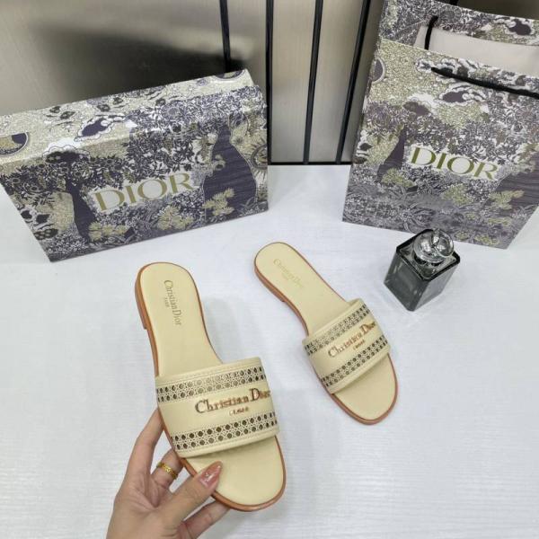 Christian Diyor D Lane Slide Beige Flats Openwork Microcannage Motif With OG Box & Carry Bag 1892 Beige