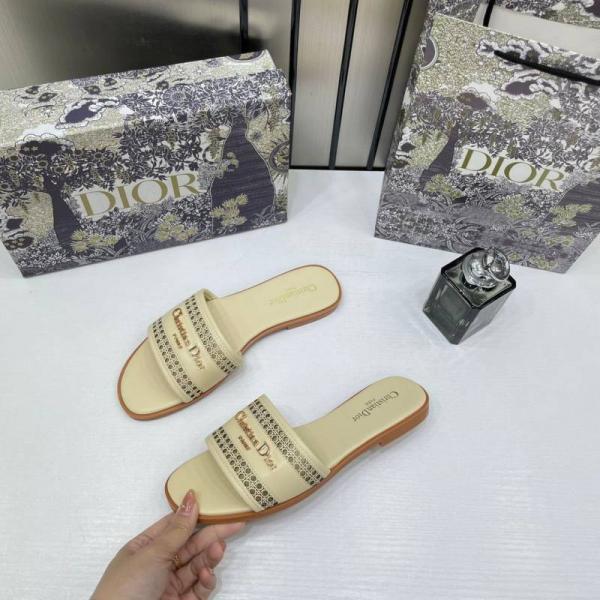 Christian Diyor D Lane Slide Beige Flats Openwork Microcannage Motif With OG Box & Carry Bag 1892 Beige